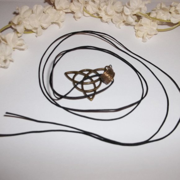 Boho Bronze Triquetra Necklace Celtic Knot Statement Style Big Large Bold A961 - Picture 4 of 11